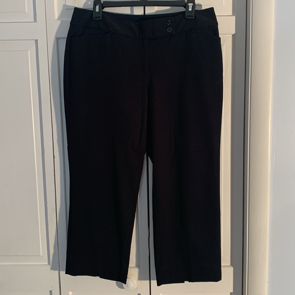 White House Black Market Black Slim Cropped Pants EUC